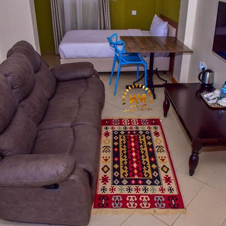 Walabi Mara Hotel Narok Экстерьер фото