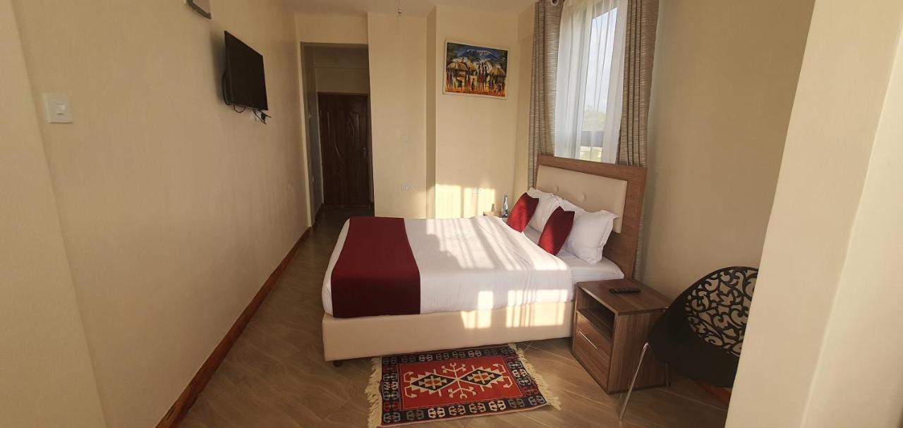 Walabi Mara Hotel Narok Экстерьер фото