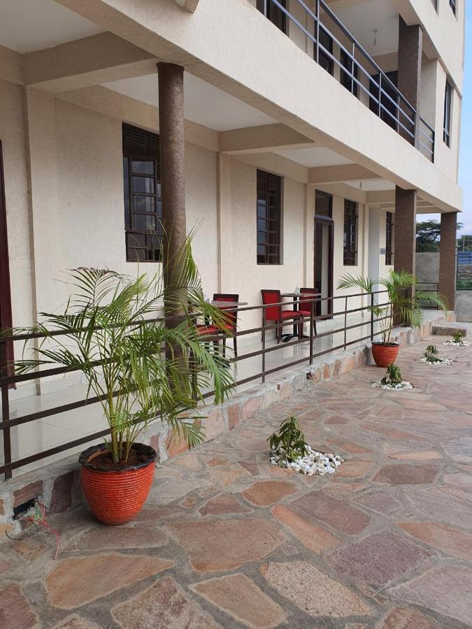 Walabi Mara Hotel Narok Экстерьер фото