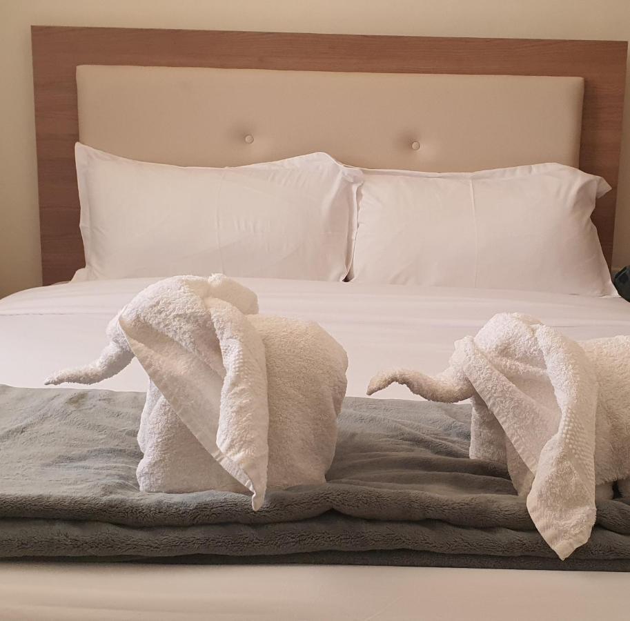 Walabi Mara Hotel Narok Экстерьер фото
