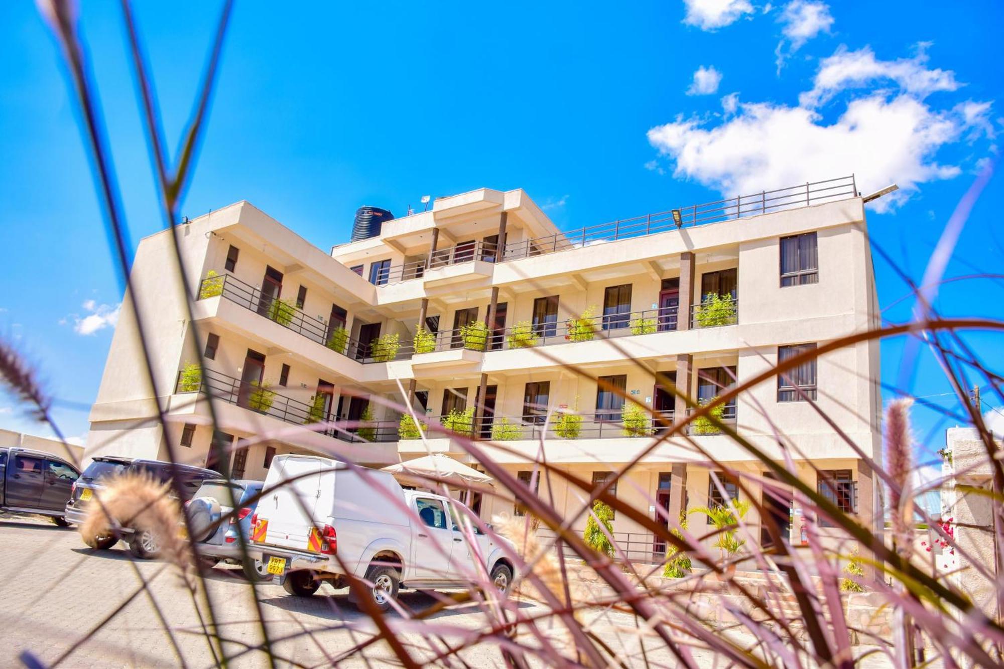 Walabi Mara Hotel Narok Экстерьер фото
